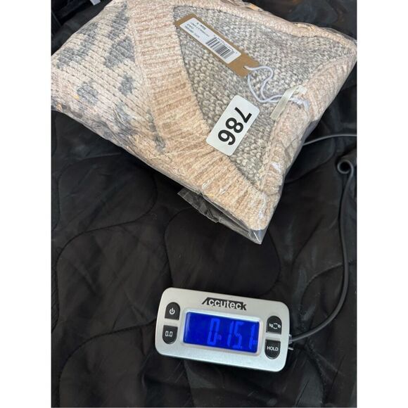 Hello Nite Top Women’s Small Oatmeal Lite Gray Leopard Print V-Neck Sweater NWT - Picture 6 of 9